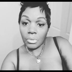 Meet your Posher, Regina